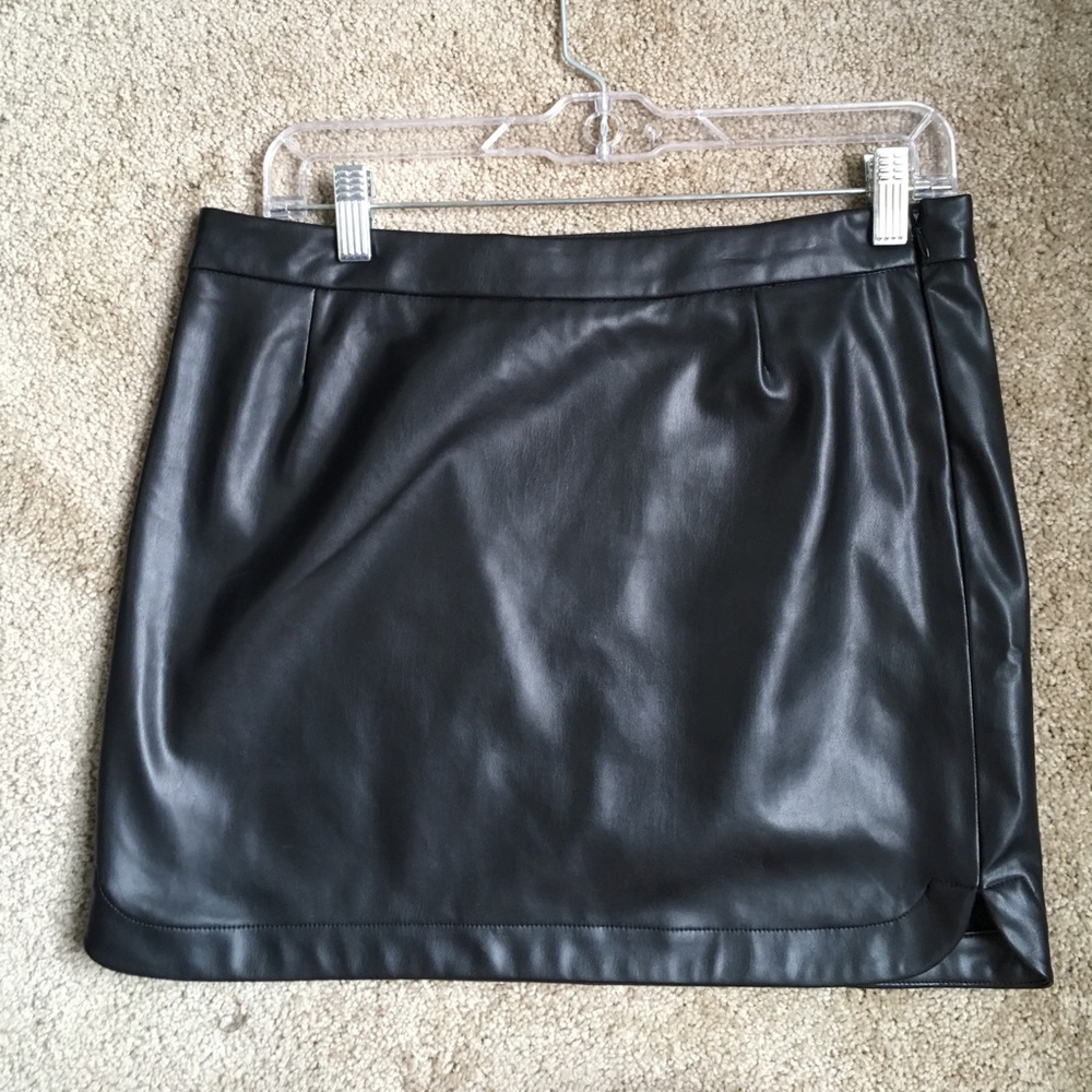 Gap pleather mini skirt