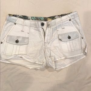 White rue 21 shorts