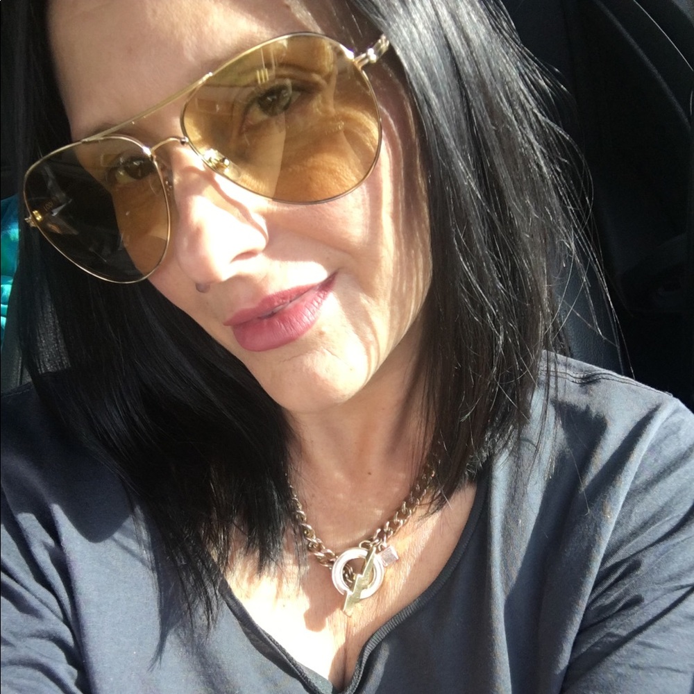 Meet your Posher, Alisa