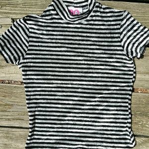 Adorable soft crew neck Valore short sleeved top