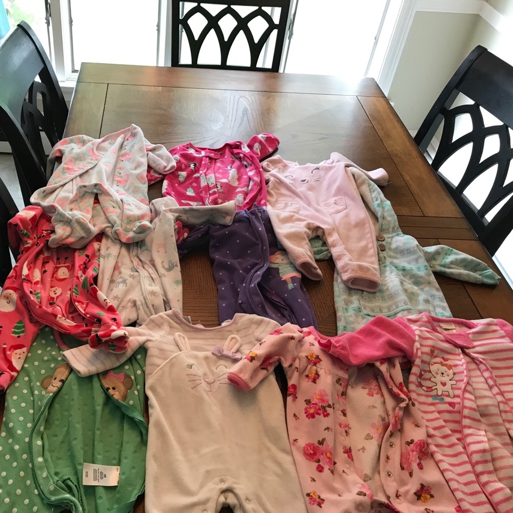 11 pjs size 3 mo