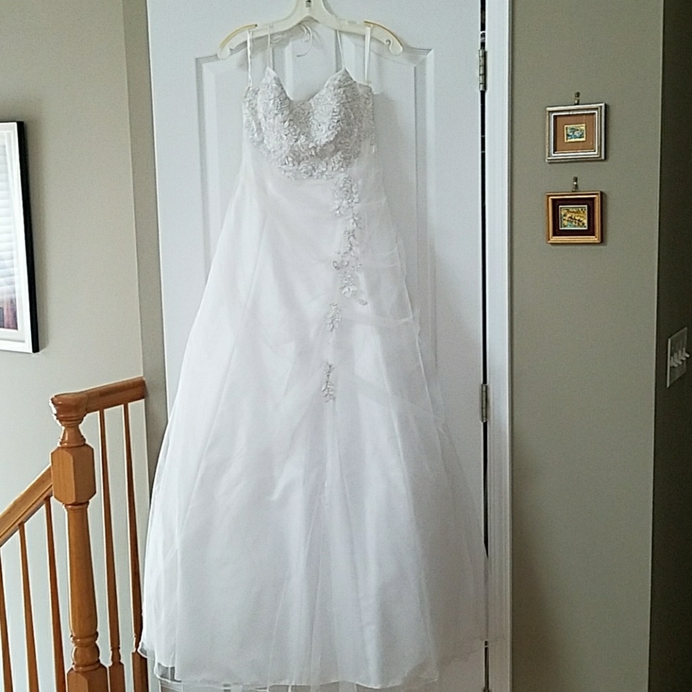 Beautiful and elegant sweet 16/ wedding dress