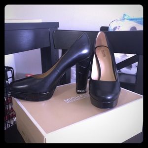 Michael Kors Sabrina Pumps
