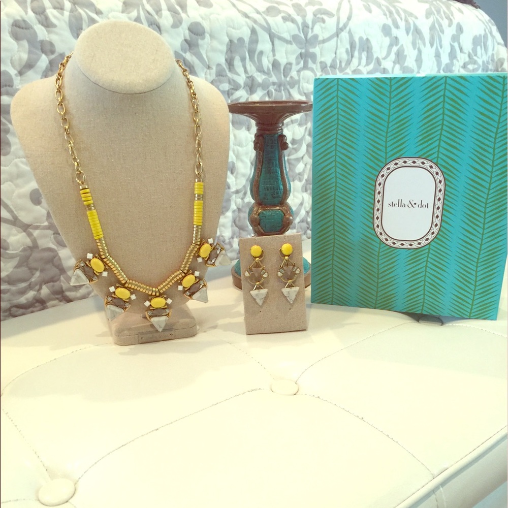 Stella & Dot Pavilion necklace and earring set!
