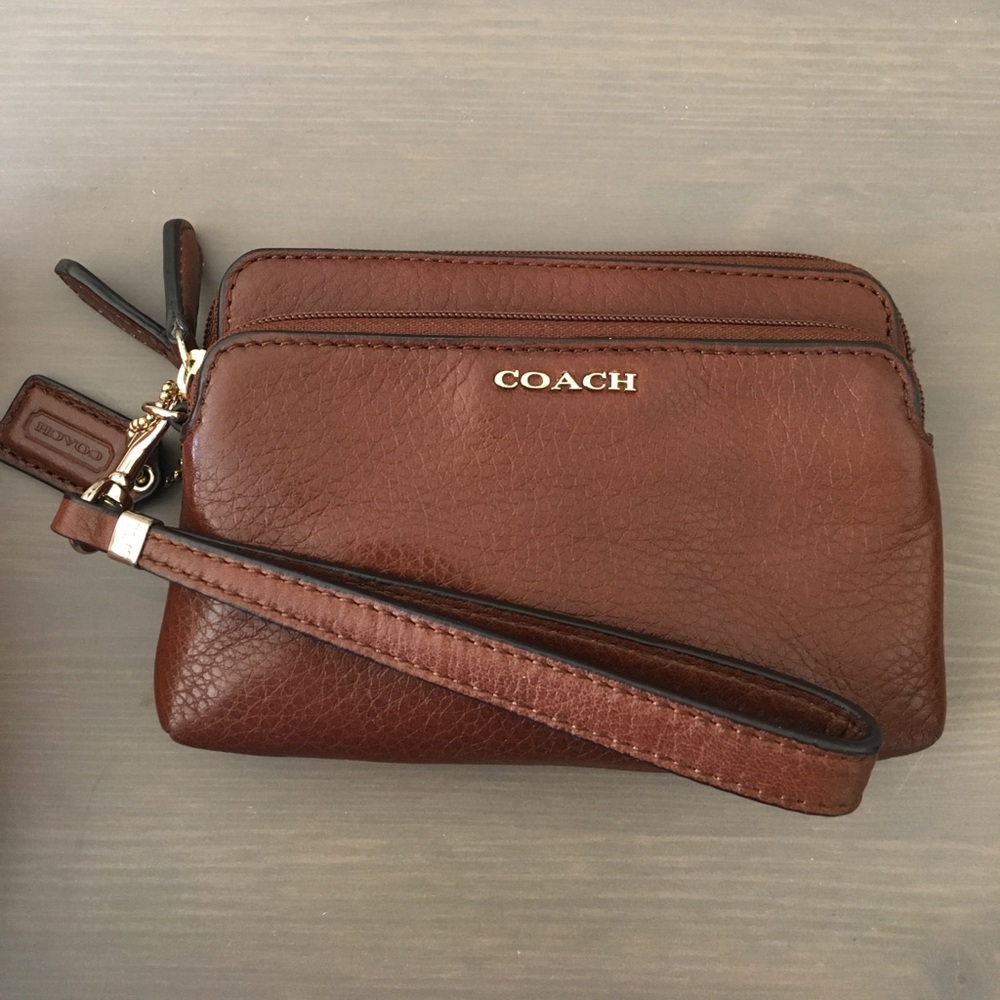 Coach NWOT Madison Double Zip Wristlet in Chestnut
