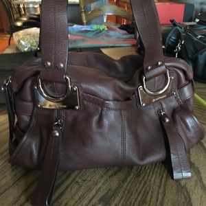 B Makowsky burgundy hand bag