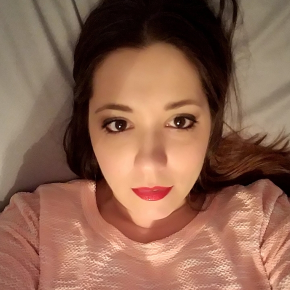 Meet your Posher, Amanda - Picture 1 of 1