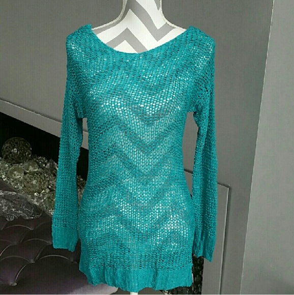 TEAL TOP WITH LACE UP DETAIL! - Picture 3 of 4
