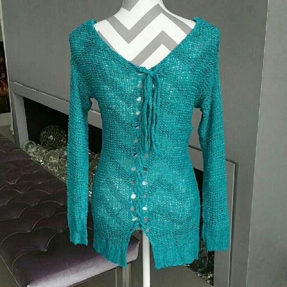 TEAL TOP WITH LACE UP DETAIL! - Picture 4 of 4