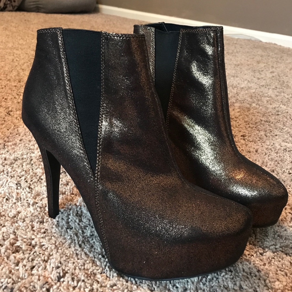 Rock & Republic heel booties