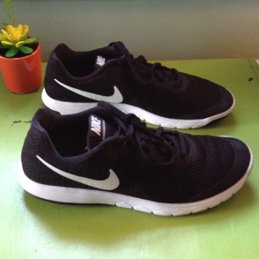 Super Fly NIKE FLEX EXPERIENCE RUN 6| Women's US11