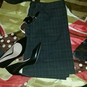 Van Heusen Stretch Skirt with Pockets