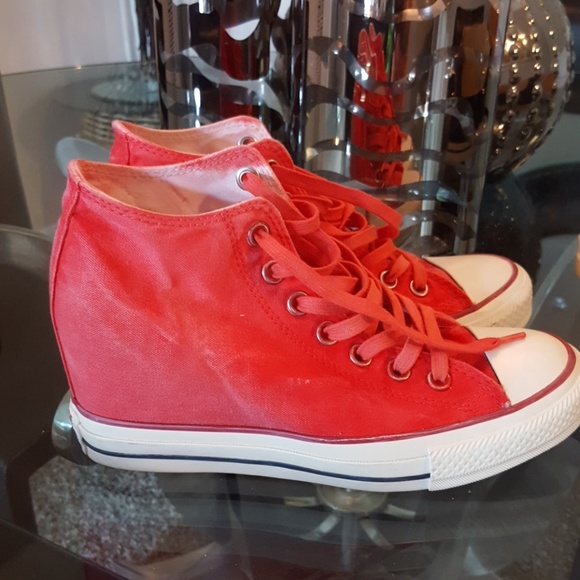 **SOLD** Converse red wedge sneakers - Picture 3 of 3