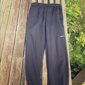 Nike Therma Fit sweatpants (small)