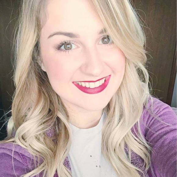 Meet your Posher, Erika rae - Picture 1 of 1