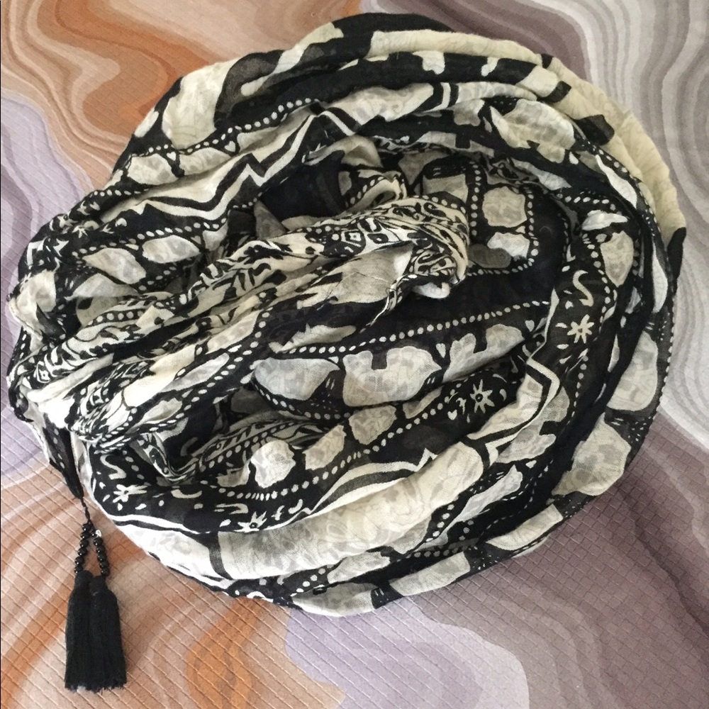 Threads for thought elephant scarf