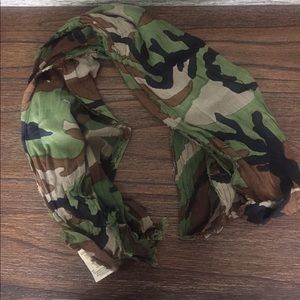 Camo scarf