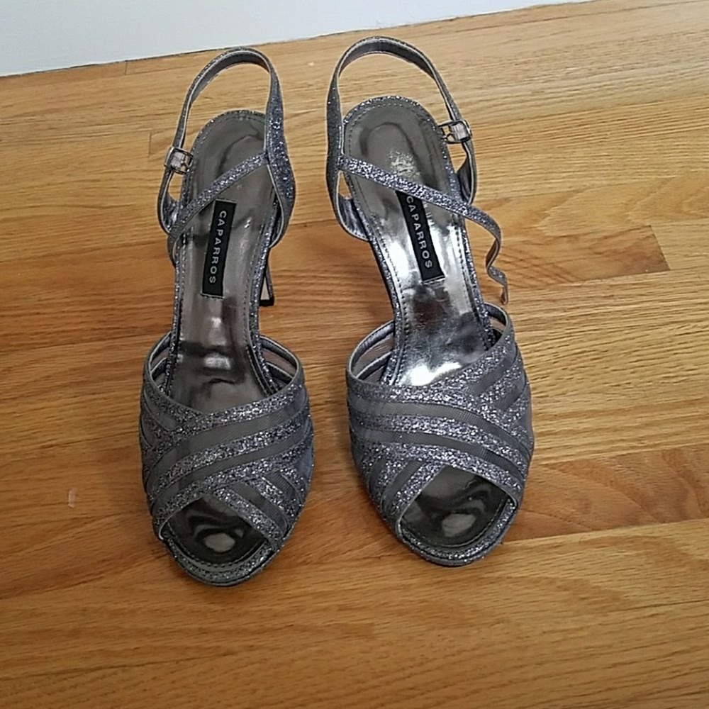 Gorgeous dark silver sparkly heel!