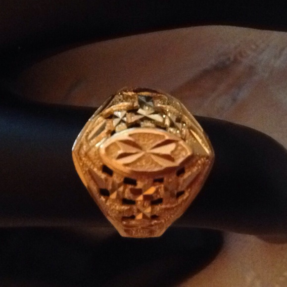 21 k gold Ring. - Picture 1 of 10