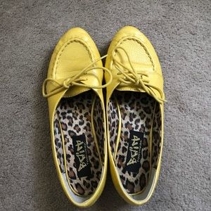 LIKE NEW yellow modcloth loafer flat shoe