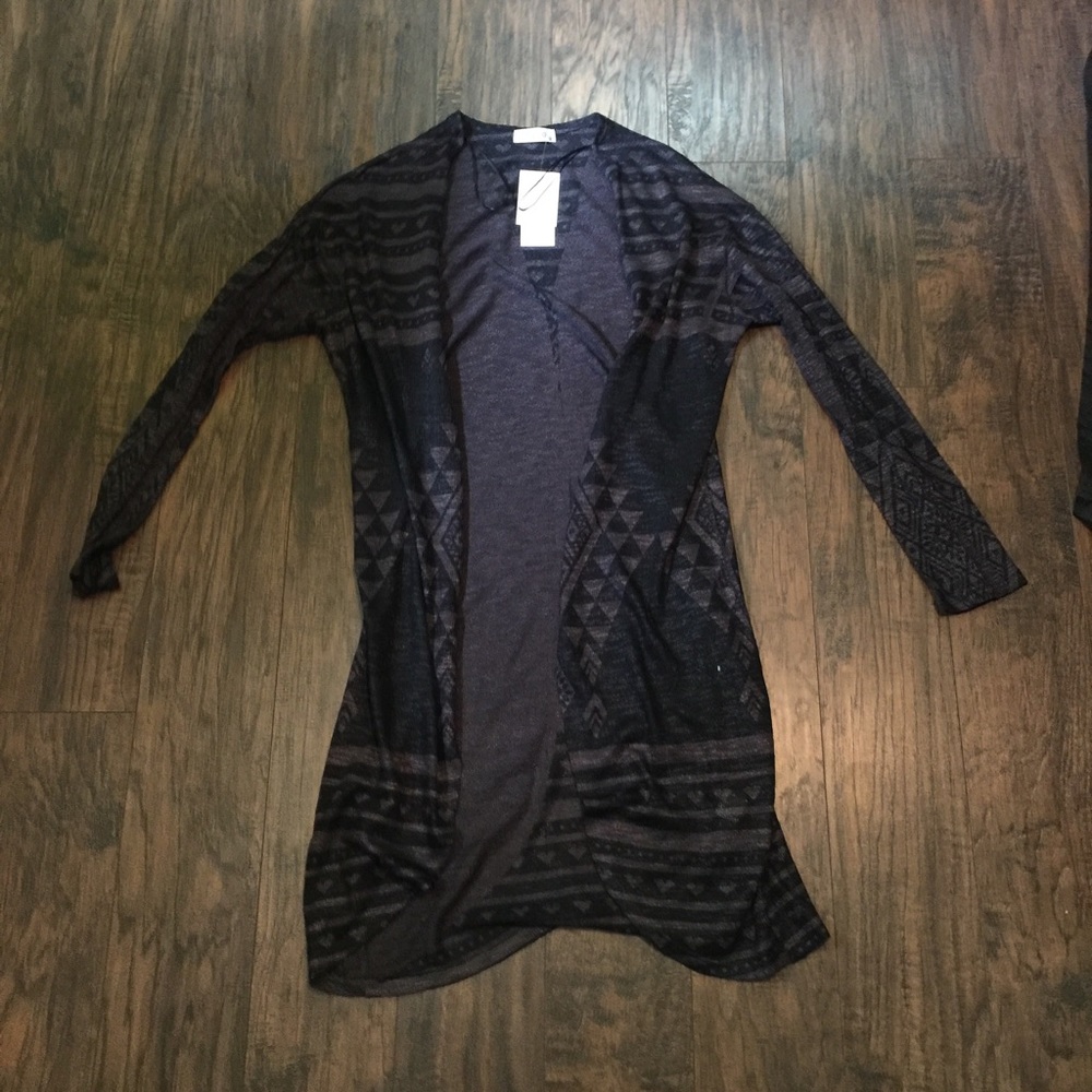 Cardigan black and grey tribal pattern