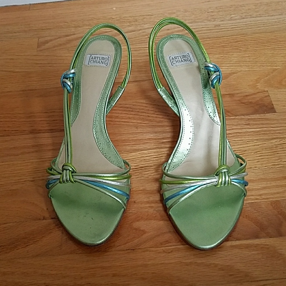 Unique green, blue, and silver heel!