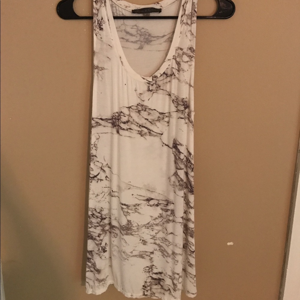 Long sleeveless tunic