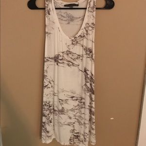 Long sleeveless tunic