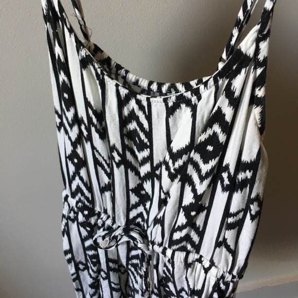 Black and white tribal printed romper - Picture 2 of 4