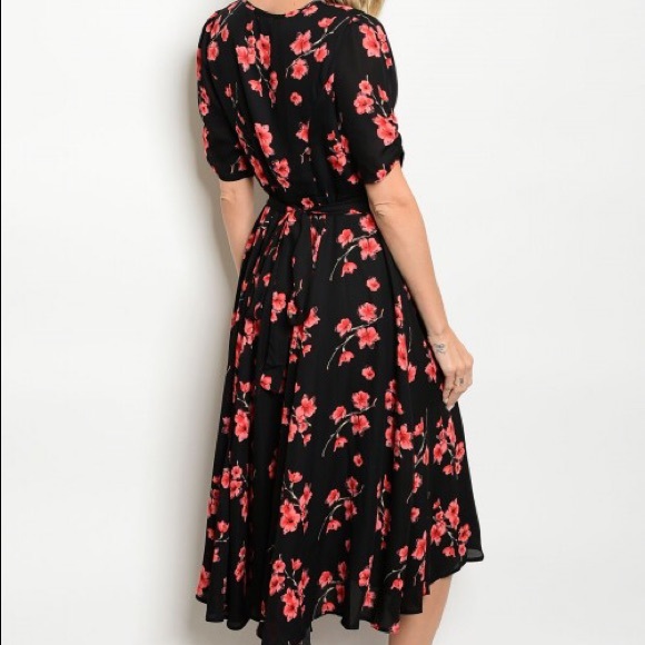 ❗️LAST ONE❗️Black Floral Midi Dress - Picture 2 of 7