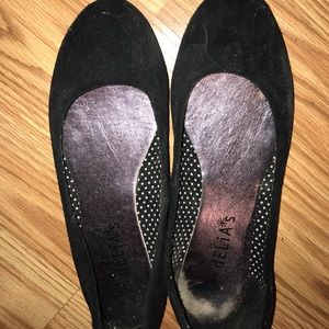 Black flats  NEED TO GET RID OF