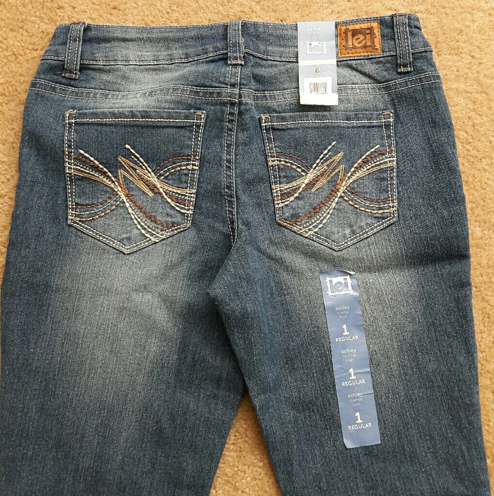 🚫Sold🚫Lei Ashley Jeans Size 1 low Rise Boot Cut - Picture 1 of 5