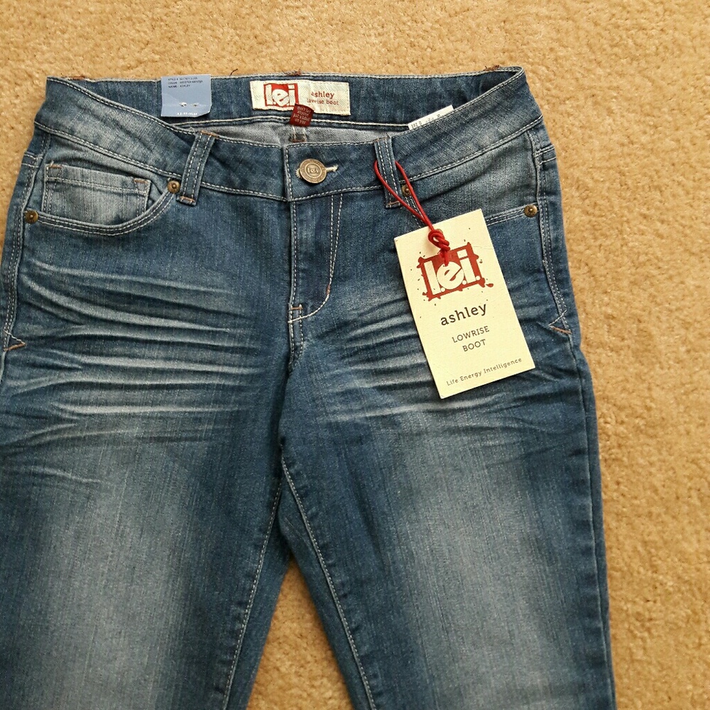 🚫Sold🚫Lei Ashley Jeans Size 1 low Rise Boot Cut - Picture 2 of 5