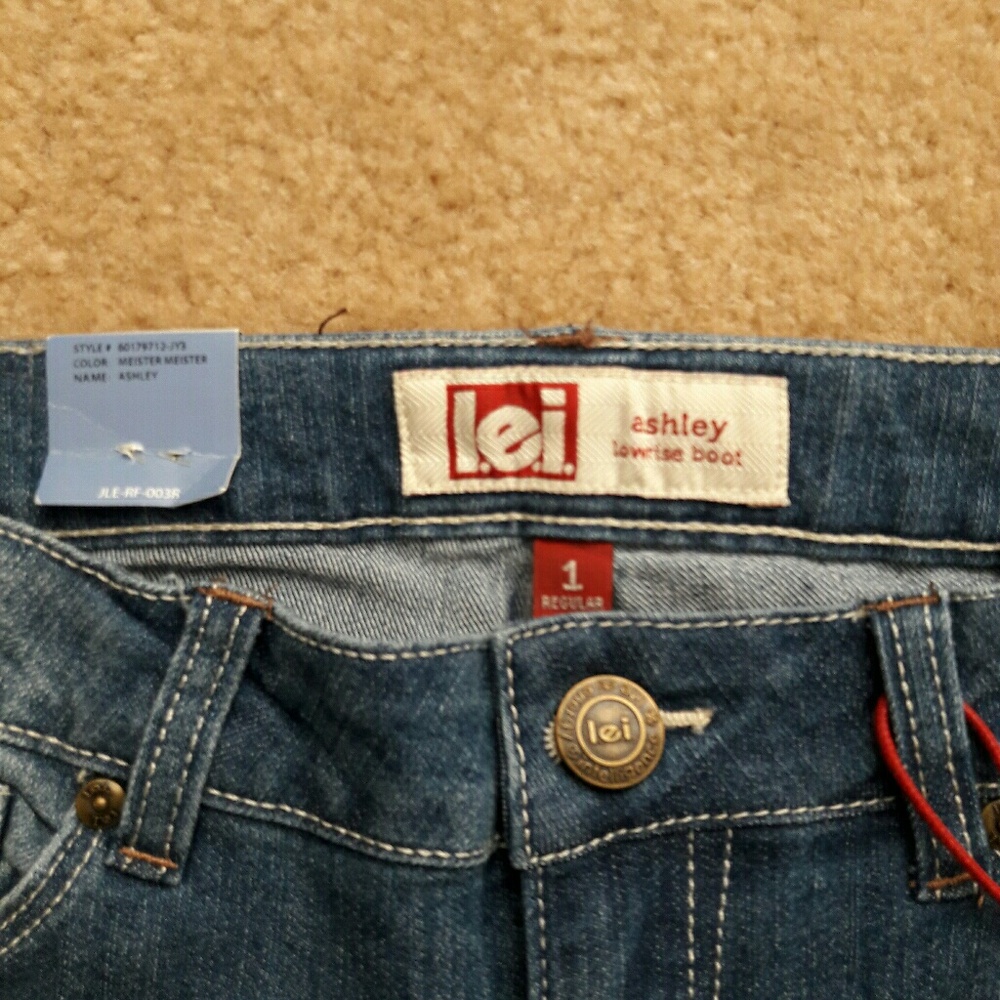 🚫Sold🚫Lei Ashley Jeans Size 1 low Rise Boot Cut - Picture 3 of 5