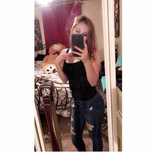 Meet your Posher, Alexia