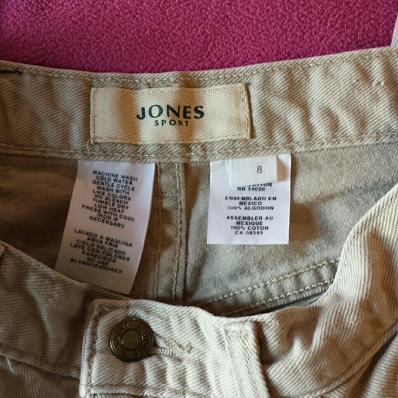 Jones sports jeans Tan in color size 8 excellent - Picture 2 of 3