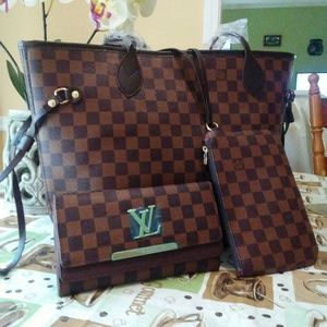 Bonito juego. De bolsa lv