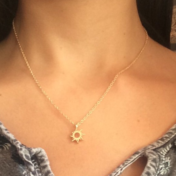 ☀️ Forever Summer Sun Gold Dainty pendant necklace - Picture 6 of 7