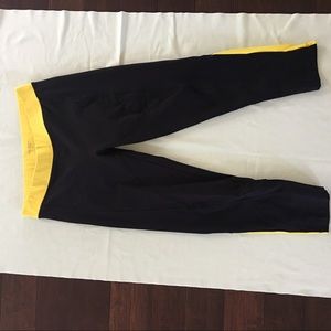 BEBE SPORT Capris SMALL black