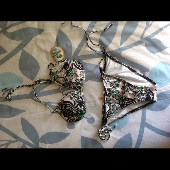 Bathing suit - Picture 1 of 3