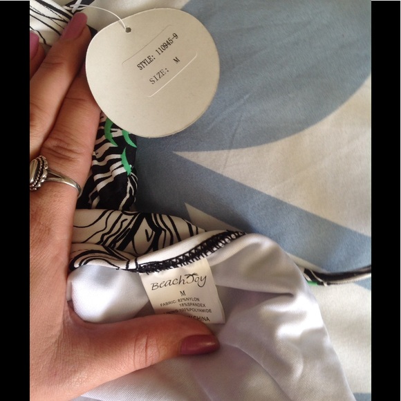 Bathing suit - Picture 3 of 3