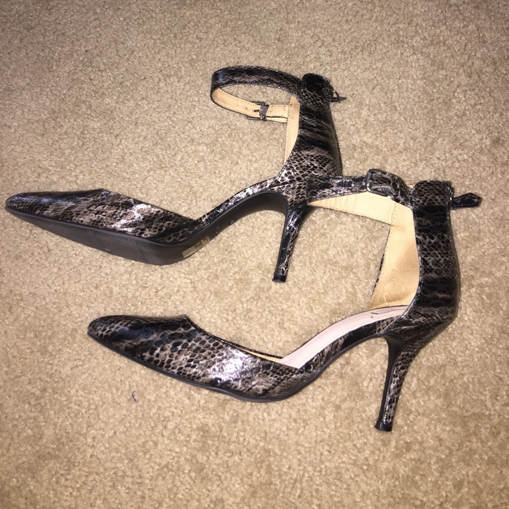 Pumps - Picture 4 of 5