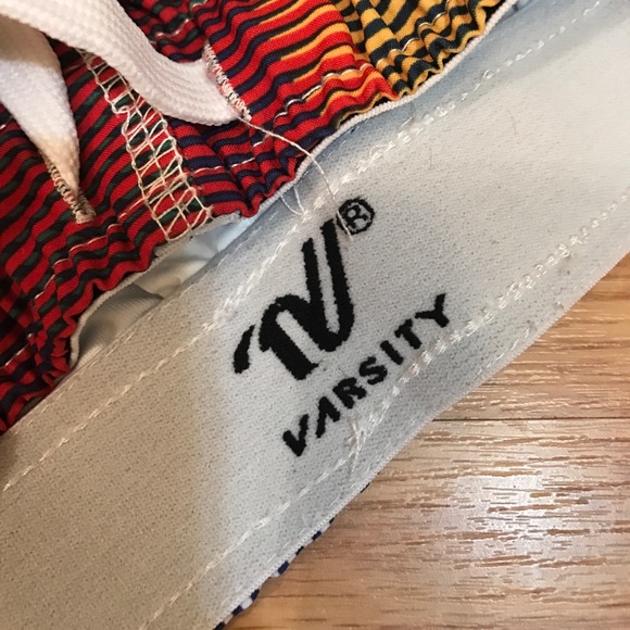 Colorful circle-stripe Varsity cheer shorts - Picture 2 of 4