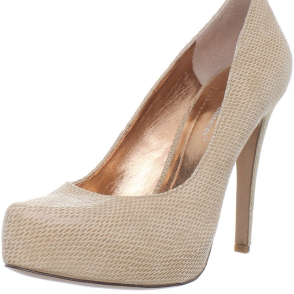 💋BCBG leather heels💋