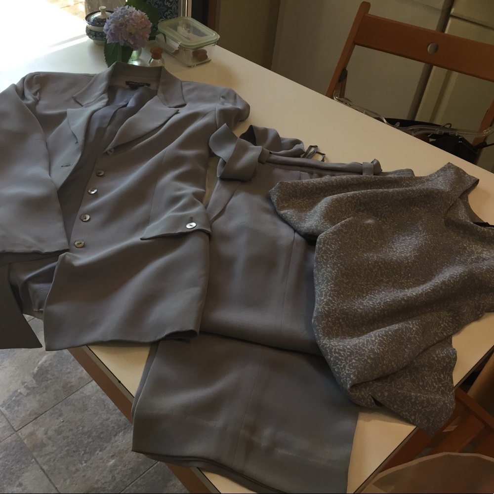 Suit with the top