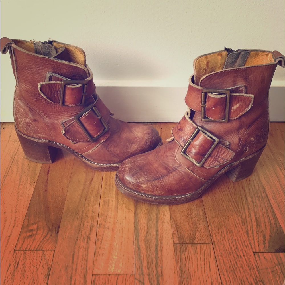 Frye Sabrina buckle boots