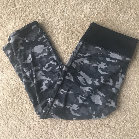 Fabletics Workout Capris