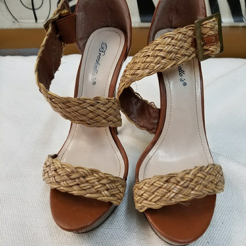 Breckelle's Sandals