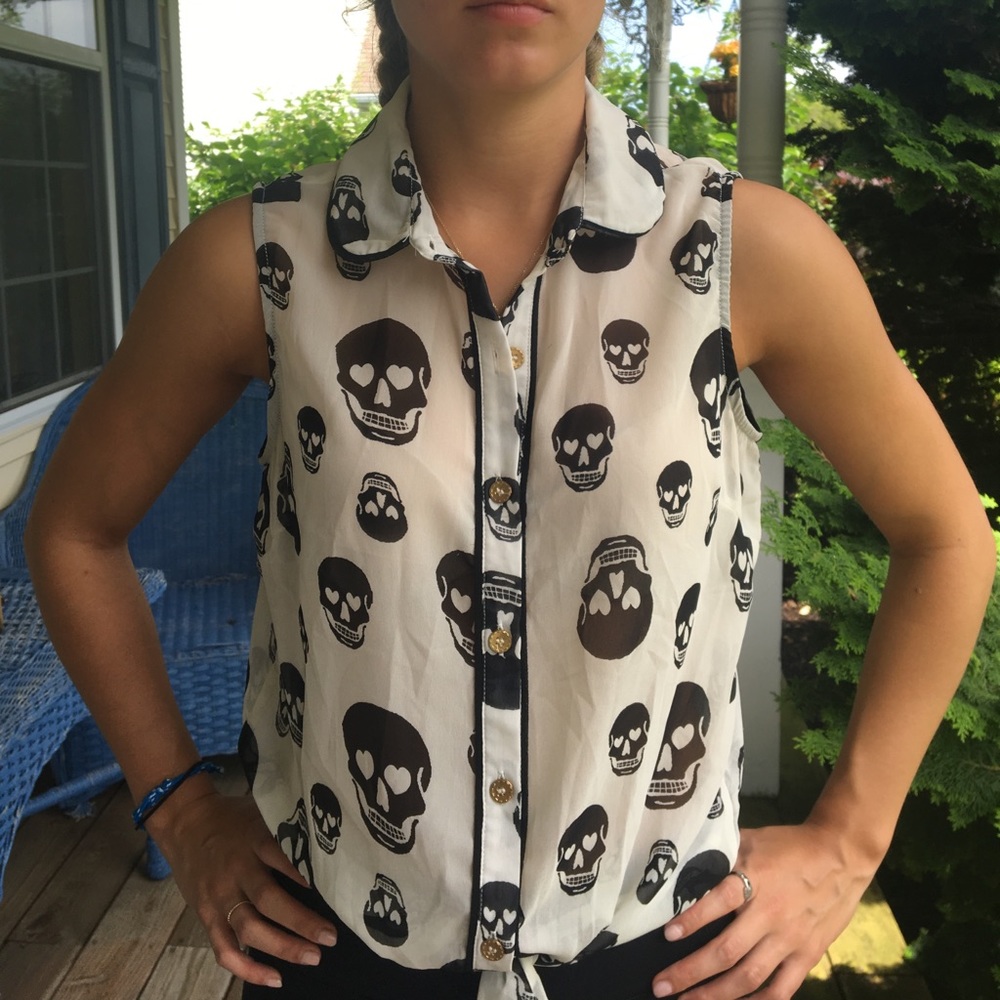 Sleeveless Collared Skull Shirt