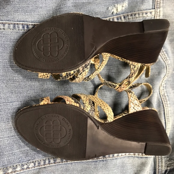 Snake Print Strapy Wedge Sandals - Picture 5 of 7